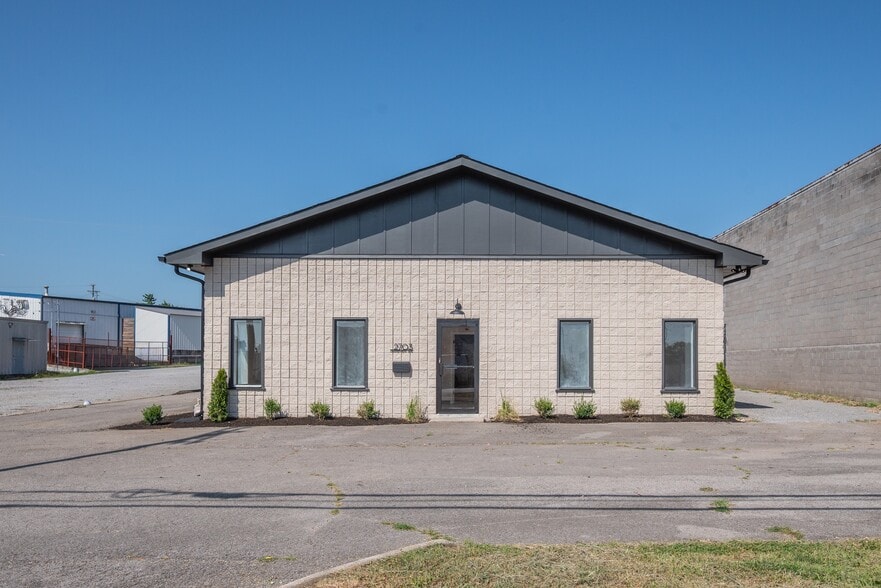 More Photos Of 2703 Grandview Ave, Nashville Office For Sale