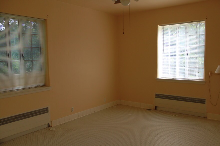 More Photos Of 2619 W Heading Ave, West Peoria Office For Lease