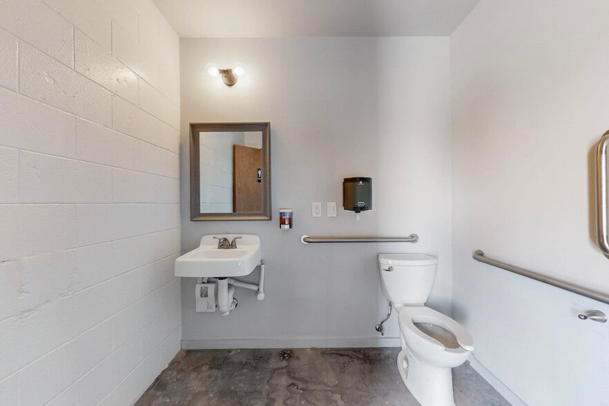 More Photos Of 314 El Pueblo Rd NW, Albuquerque Warehouse For Lease