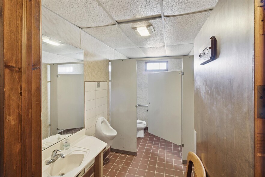 More Photos Of 28080 Waltz Rd, New Boston Restaurant For Sale