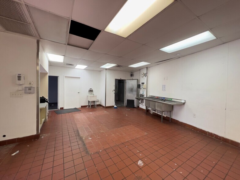 More Photos Of 3400 NE 2nd Ave, Miami Restaurant For Sale