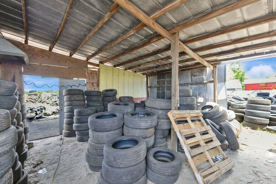 More Photos Of 205 Bomber Rd, Winter Haven Land For Lease