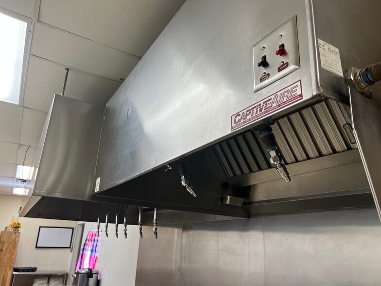 More Photos Of 3705-3717 W Jolly Rd, Lansing Storefront For Sale