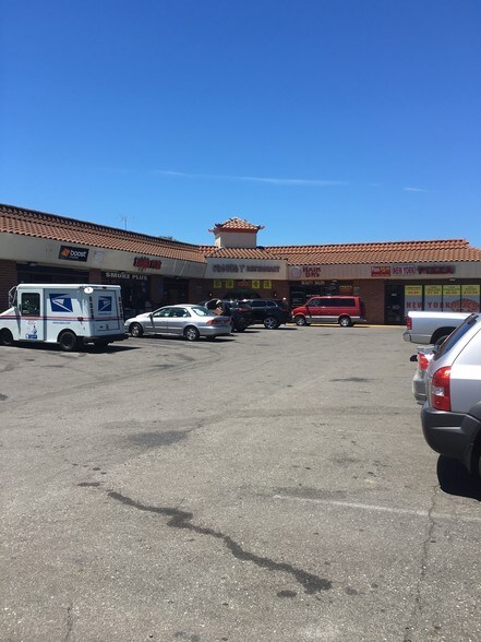 More Photos Of 2147-2159 N Texas St, Fairfield Restaurant For Lease