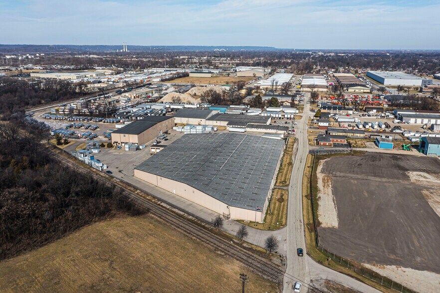 More Photos Of 3840 Fitzgerald Rd, Louisville Warehouse For Lease
