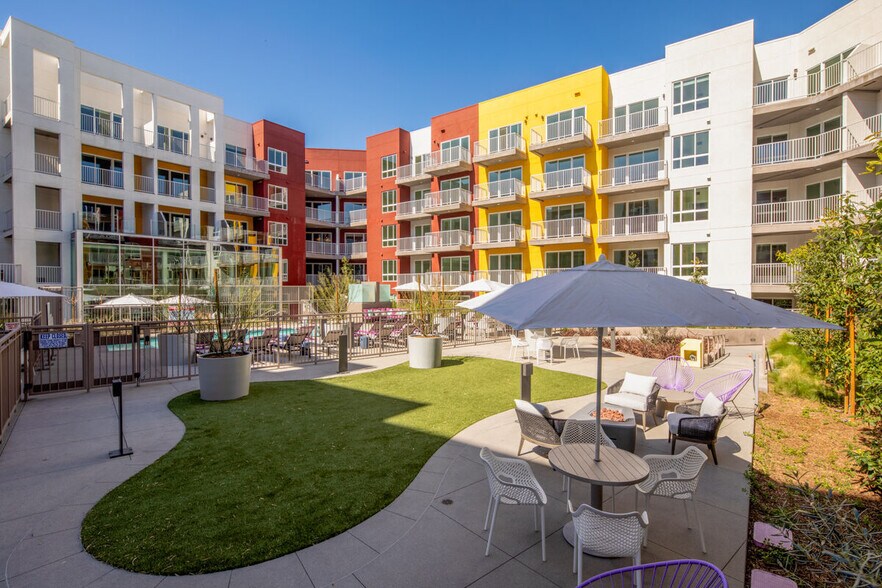More Photos Of 750 S Oxford Ave, Los Angeles Apartments For Lease