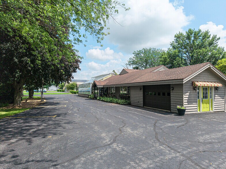 Primary Photo Of 1126 E State St, Sycamore Storefront Retail Residential For Sale