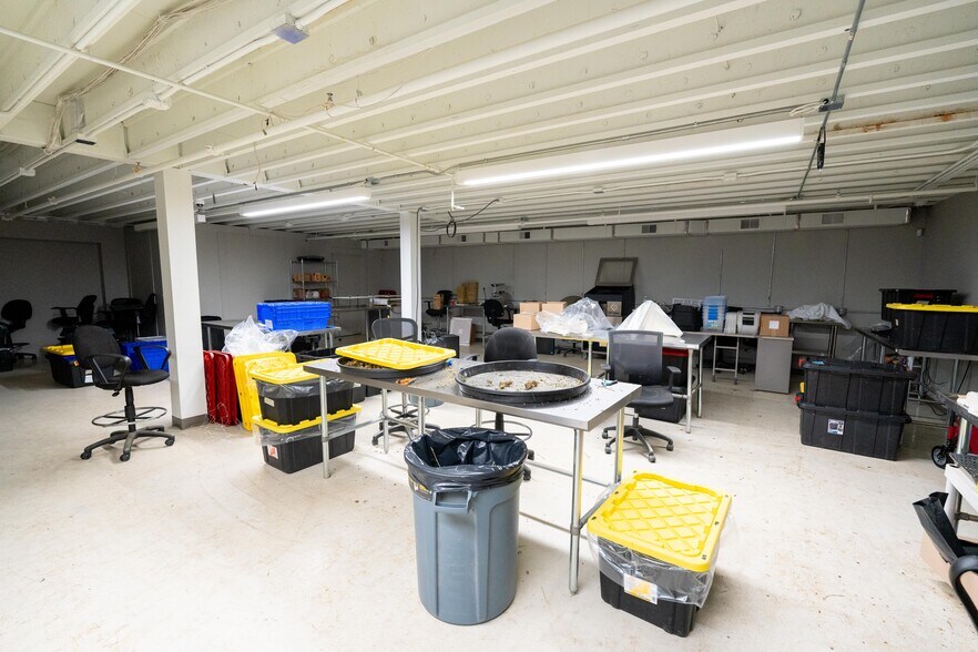 More Photos Of 2640-2642 Princess St, Inkster Warehouse For Sale