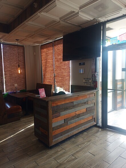 More Photos Of 12501 Gulf Fwy, Houston Restaurant For Lease