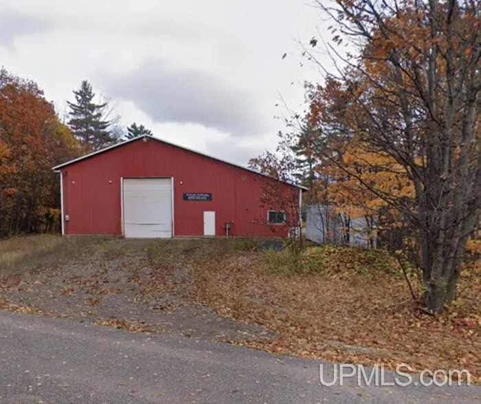 More Photos Of 7 Brebner Rd E, Negaunee Flex For Sale