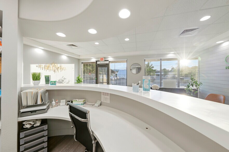 More Photos Of 1205-1350 Plaza Blvd, Central Point Freestanding For Lease