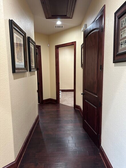 More Photos Of 2131 E Kirkwood Blvd, Southlake Office For Lease