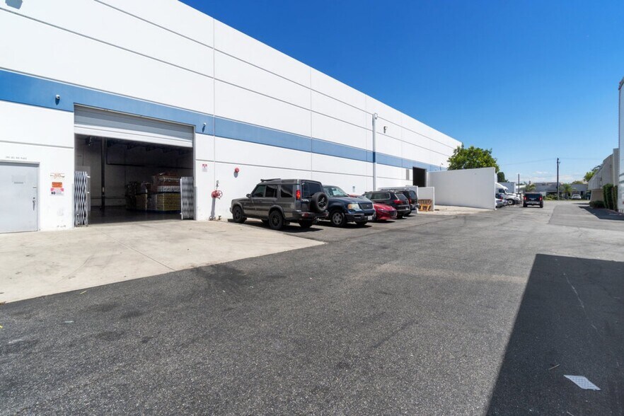 More Photos Of 1190 N Del Rio Pl, Ontario Warehouse For Sale