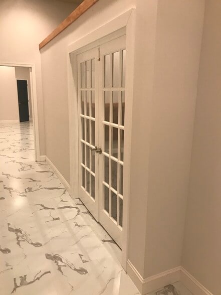 More Photos Of 809 N 2nd St, Philadelphia Storefront Retail Office For Sale