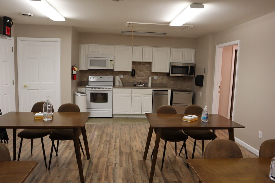 More Photos Of 4101 E 3rd St, Bloomington Office For Lease