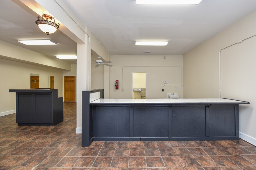 More Photos Of 51 Market St, Apalachicola Storefront Retail Residential For Lease