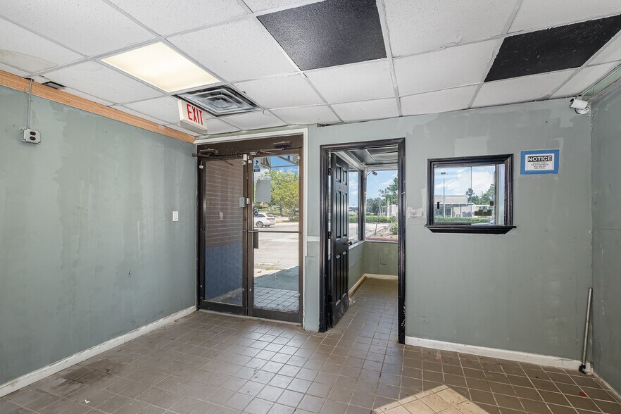 More Photos Of 1831 Capital Blvd, Raleigh Auto Repair For Lease