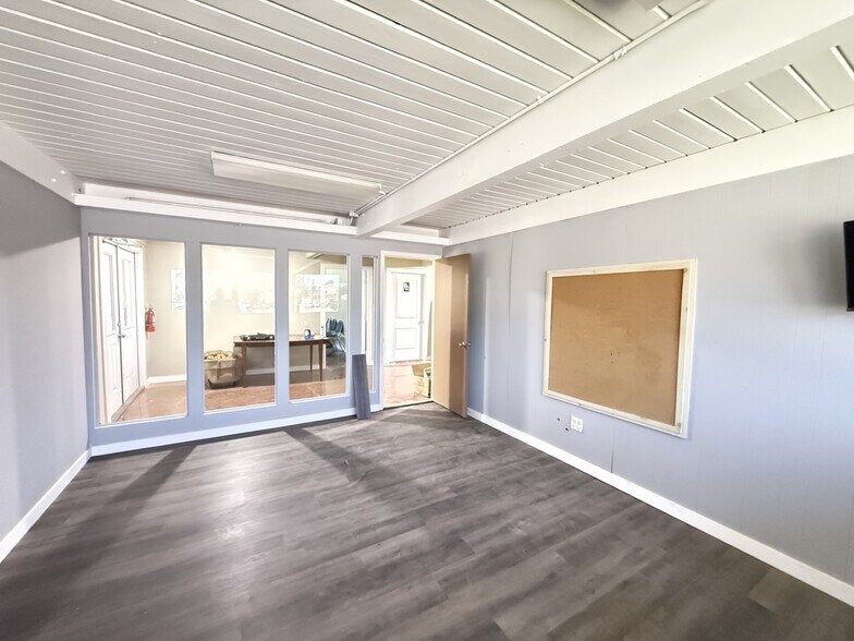 More Photos Of 200 W Cano St, Edinburg Religious Facility For Lease