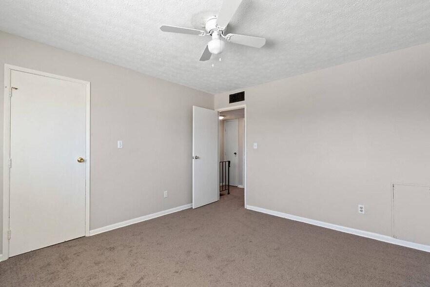 More Photos Of 2373 Belcher Dr, Columbus Apartments For Sale
