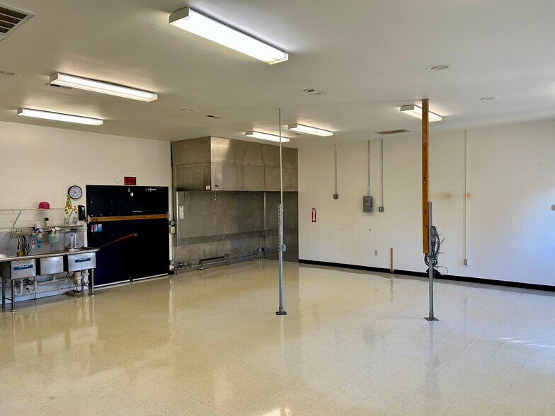 More Photos Of 2753 Dogtown Rd, Goochland Storefront Retail Office For Lease