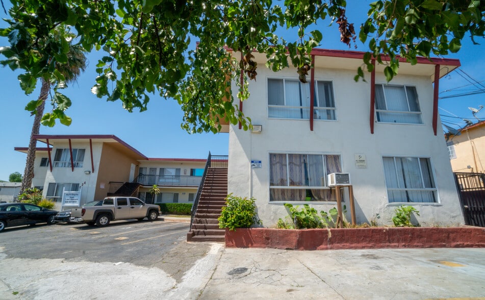 More Photos Of 924 N Kingsley Dr, Los Angeles Apartments For Sale