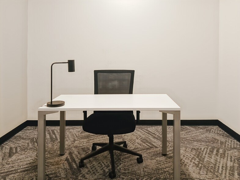 More Photos Of 3209 S Broadway, Edmond Coworking Space