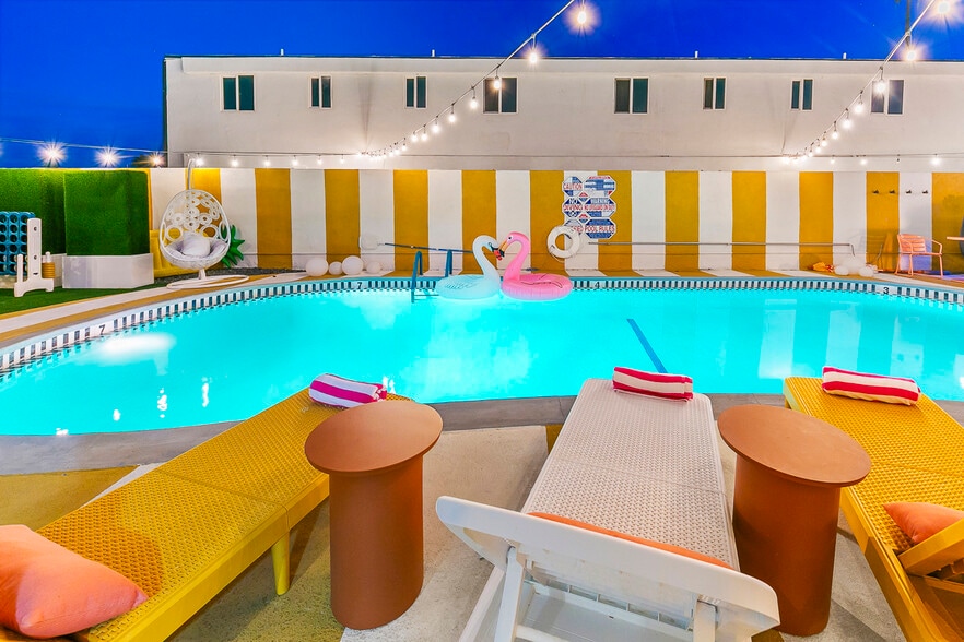 More Photos Of 1339 N Indian Canyon Dr, Palm Springs Hotel For Sale