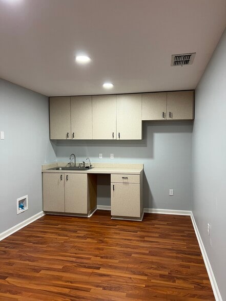 More Photos Of 1501 S Pinellas Ave, Tarpon Springs Office For Lease