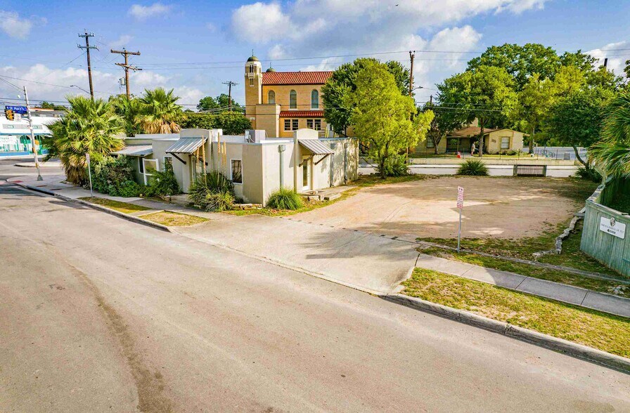 More Photos Of 601 E Ashby Pl, San Antonio Restaurant For Lease