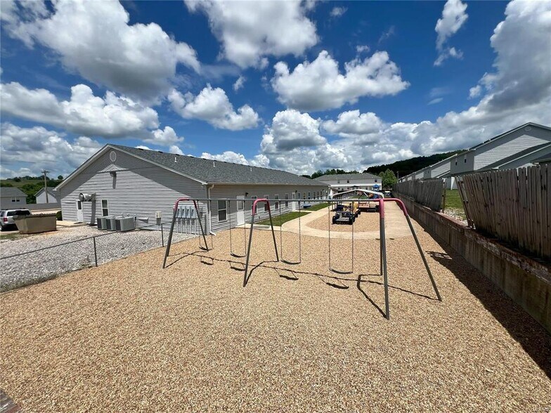 More Photos Of 19788 Sackett Ln, Waynesville Office For Sale