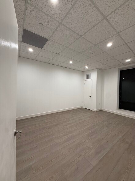 More Photos Of 2623 N San Fernando Rd, Los Angeles Warehouse For Lease