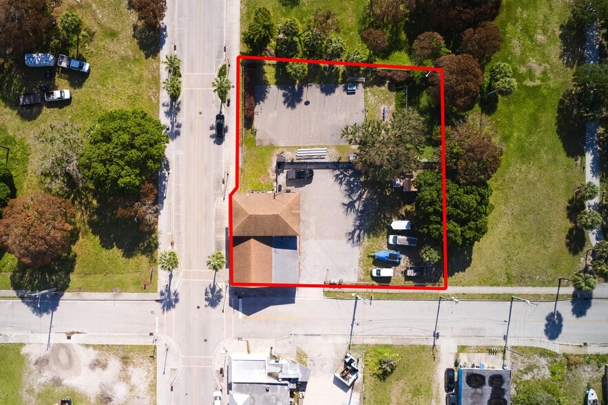 More Photos Of 464 N 9th St, Fort Pierce General Retail For Sale