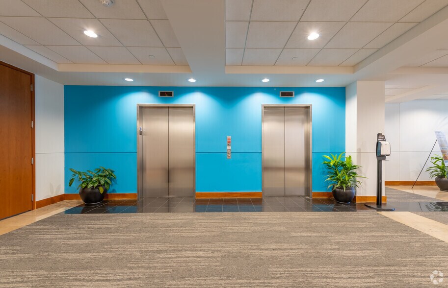 More Photos Of 200 Crossing Blvd, Framingham Office For Lease