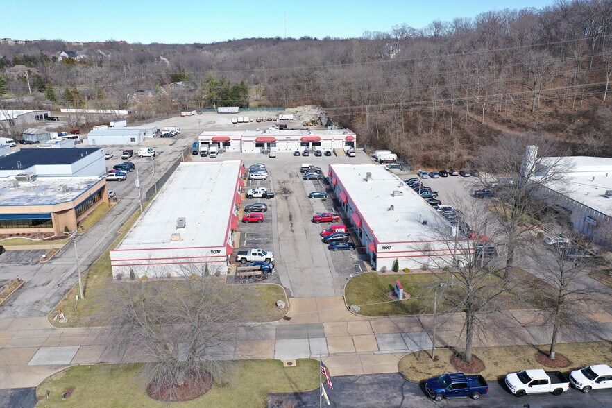 More Photos Of 11017-11037 Gravois Industrial Ct, Saint Louis Warehouse For Lease