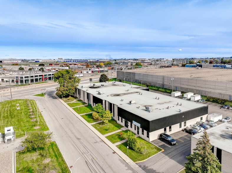 More Photos Of 731-749 Av Meloche, Dorval Light Distribution For Lease