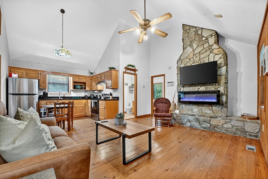 More Photos Of 77 Alpine Way, Blairsville Hotel For Sale