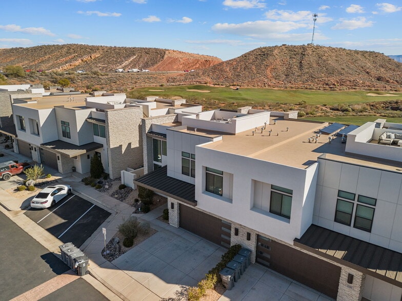 More Photos Of 2248 N Double Eagle Ln, Washington Specialty For Sale