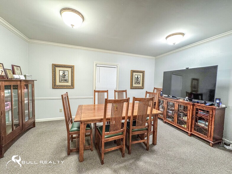 More Photos Of 3007 Piedmont Rd NE, Atlanta Office For Sale