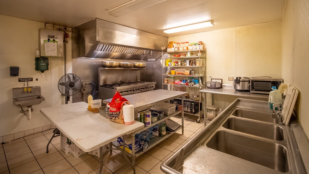 More Photos Of 300 S Main St, Pine Island Restaurant For Sale