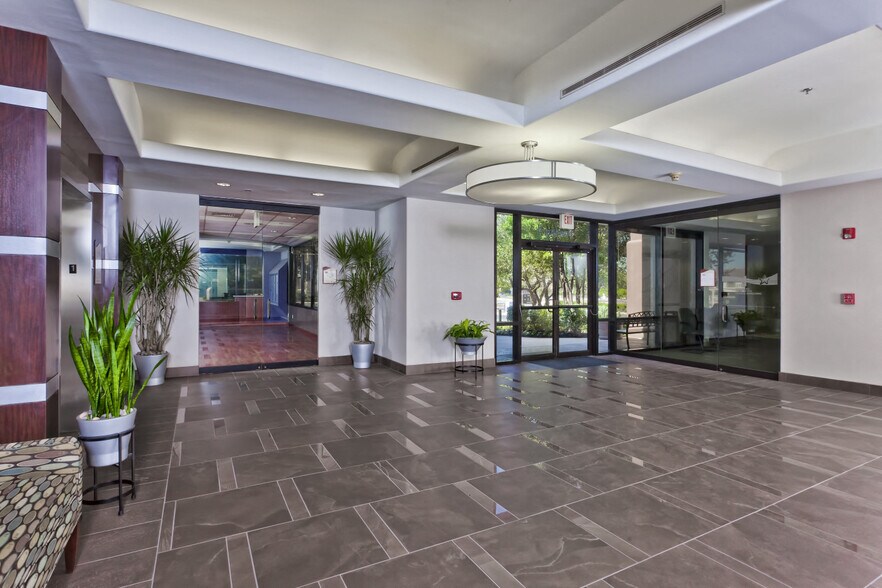 More Photos Of 540 Oak Centre Dr, San Antonio Medical For Lease