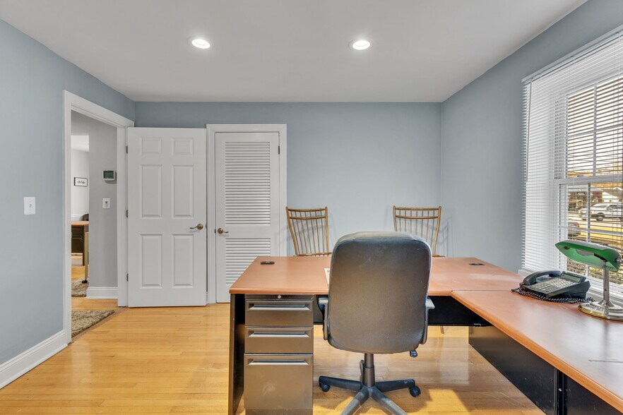 More Photos Of 9279 Kings Hwy, King George Loft Creative Space For Sale