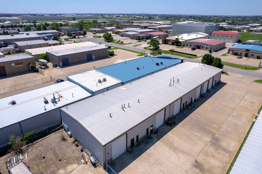 Primary Photo Of 14900 Bristol Park Blvd, Edmond Warehouse For Lease