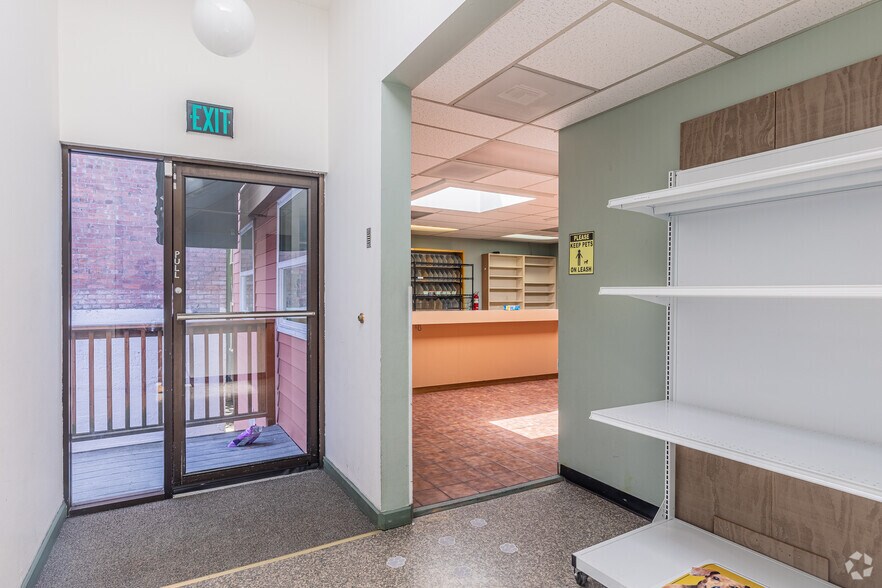 More Photos Of 1411 SW 14th Ave, Portland Veterinarian Kennel For Lease