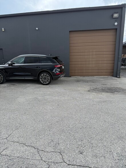 More Photos Of 4101 SW 73rd Ave, Miami Warehouse For Lease