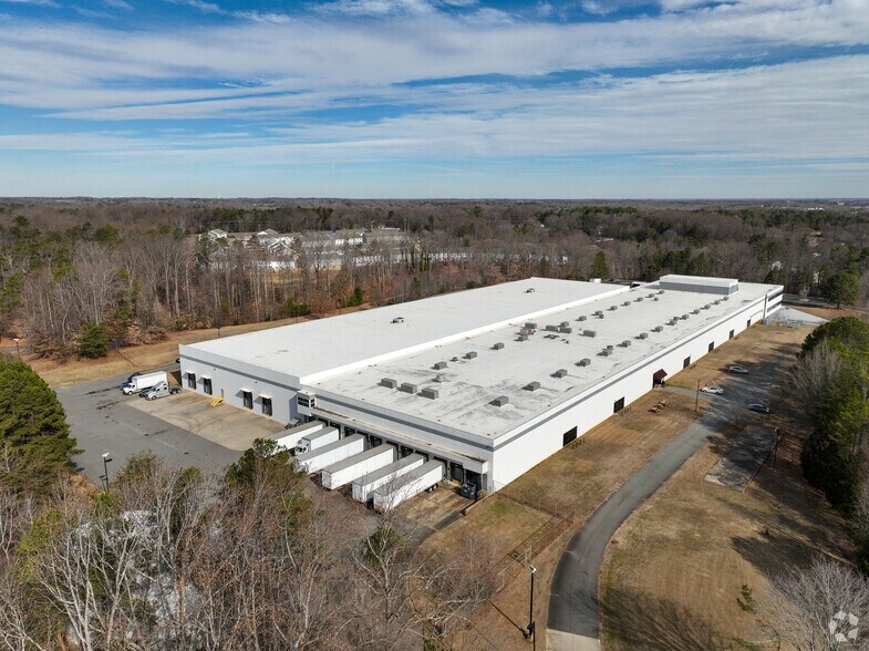 More Photos Of 6900 Morris Estate Dr, Charlotte Manufacturing For Lease