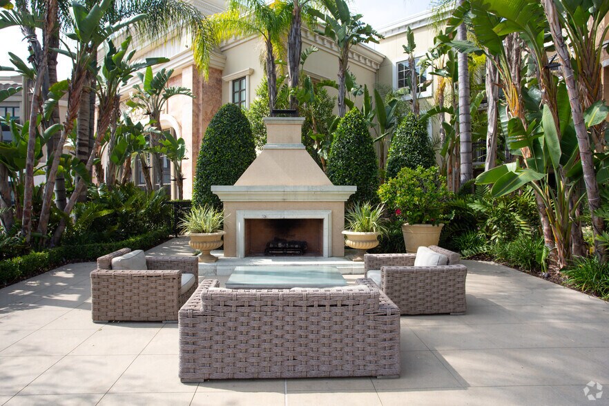 More Photos Of 889 Americana Way, Glendale Apartments For Lease