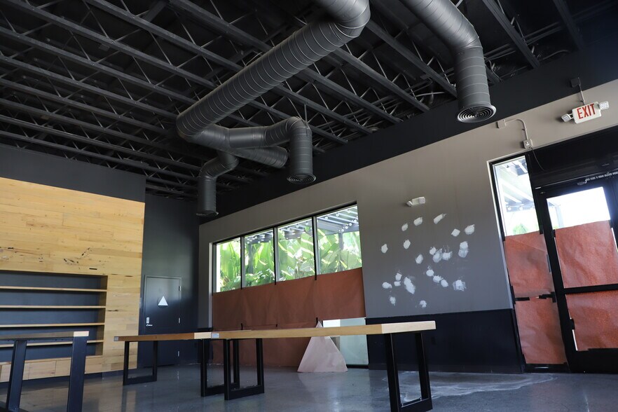 More Photos Of 10612 National Blvd, Los Angeles Storefront For Lease