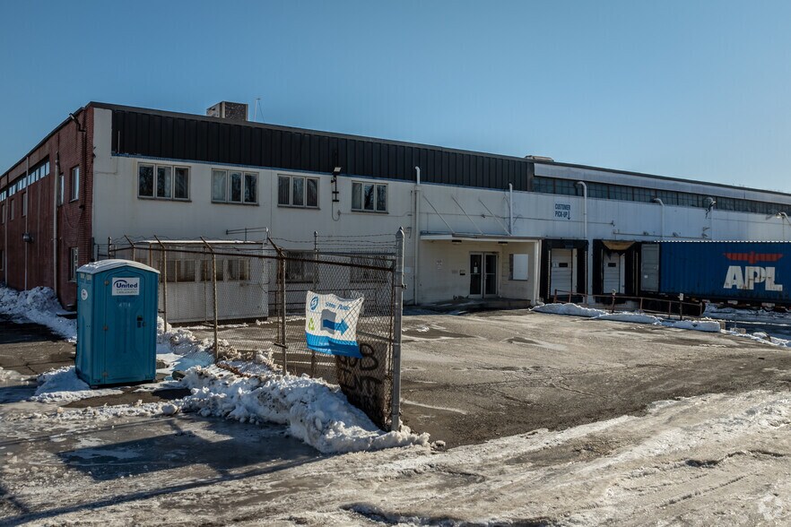 More Photos Of 207 Pond Ave, Middlesex Warehouse For Sale