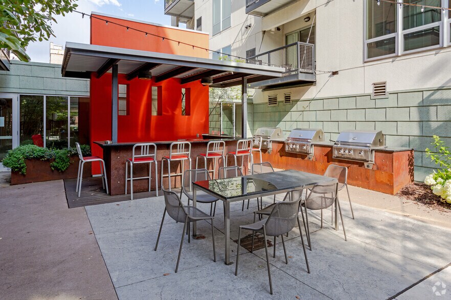 More Photos Of 2922 Aldrich Ave S, Minneapolis Apartments For Lease