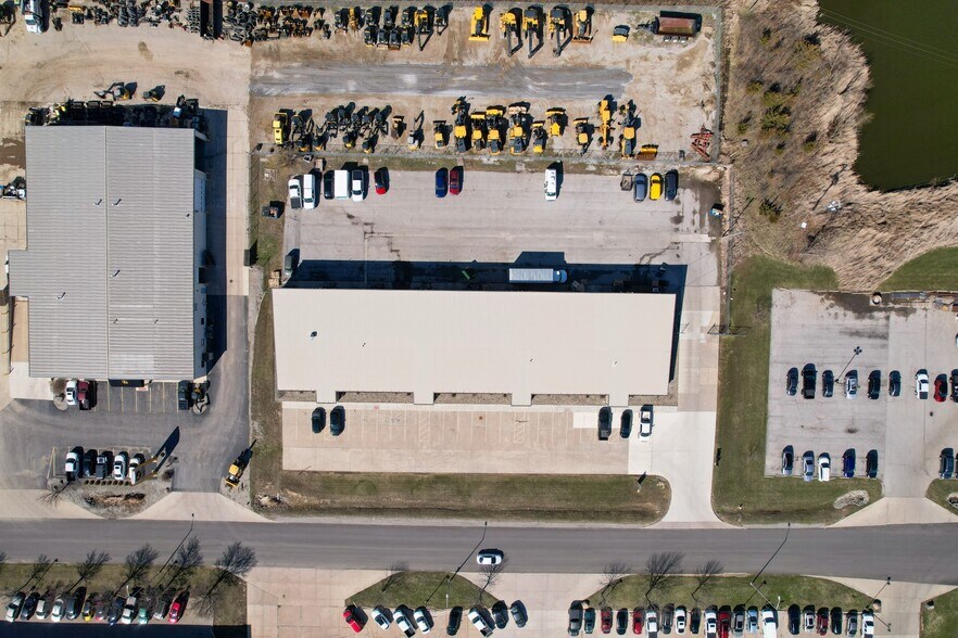 More Photos Of 3020 Congressional Pky, Fort Wayne Industrial For Lease